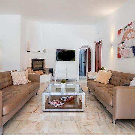Traditional 3 Bedroom Villa With Great Pool In The Heart Of 韦尔都勒博 外观 照片
