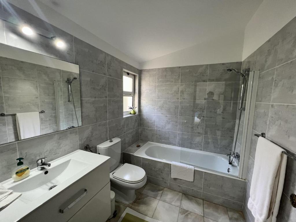 Traditional 3 Bedroom Villa With Great Pool In The Heart Of 韦尔都勒博 外观 照片